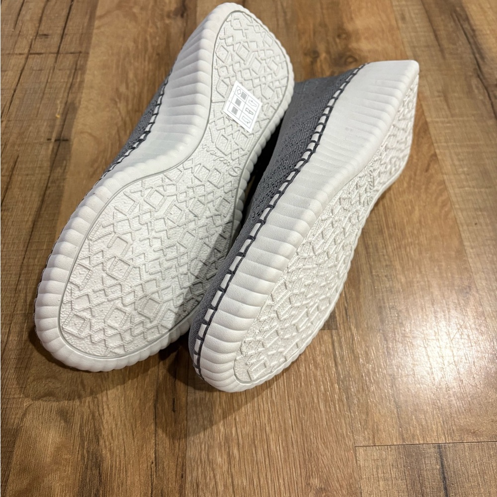 Skechers Gray Knit Slip-On Flats with White Trim - Picture 2 of 3